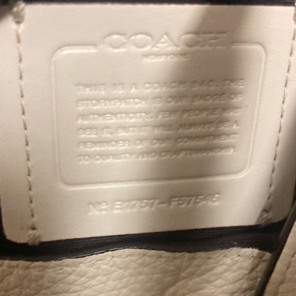VINTAGE COACH/Off-White Leather Shoulder Bag (never used) - Picture 3 of 5